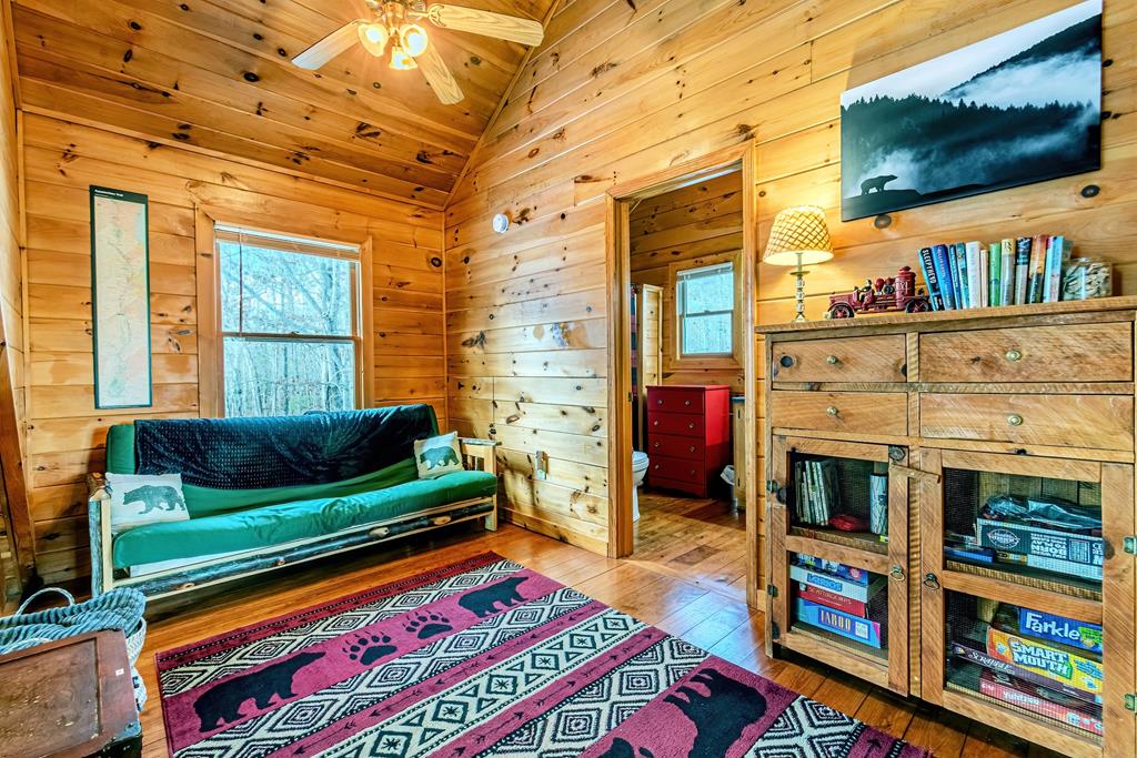 422597 Mineral Bluff Residential