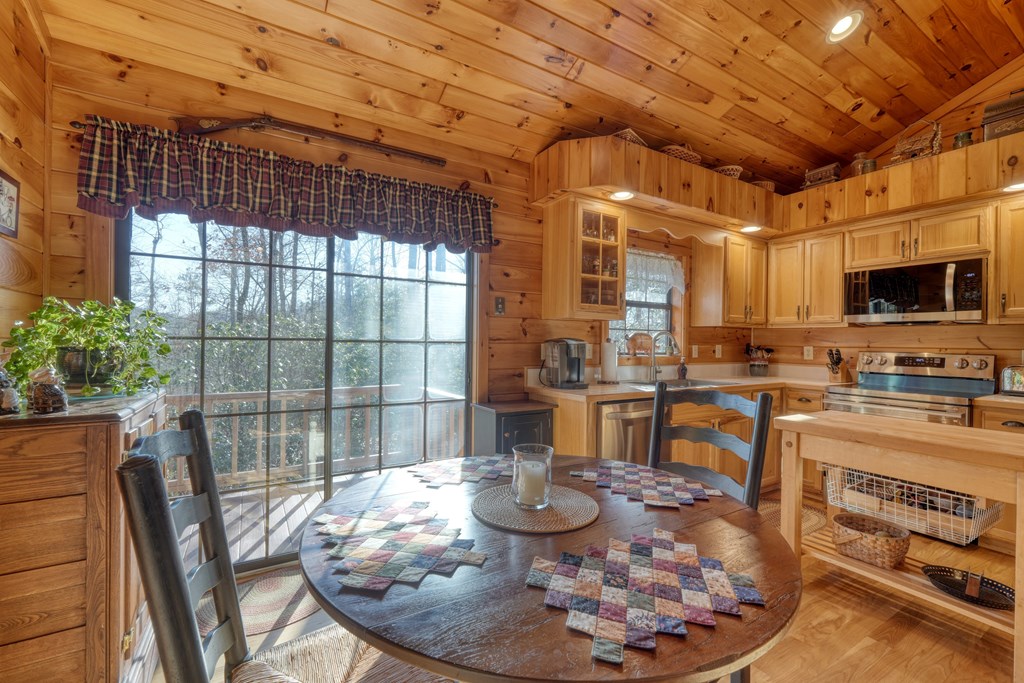 422598 Young Harris Residential