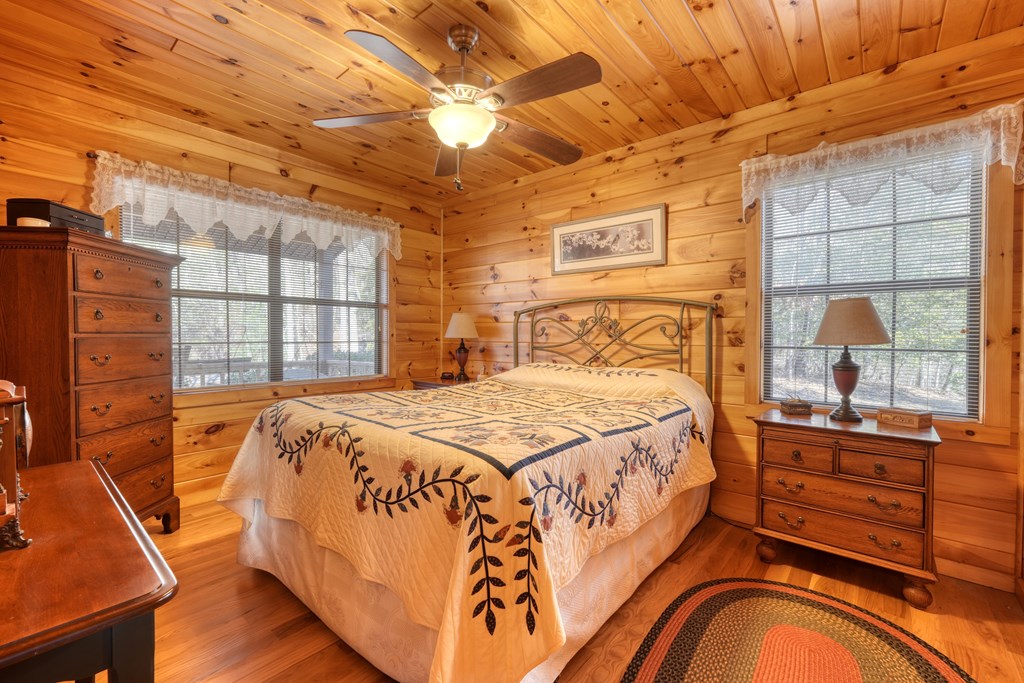 422598 Young Harris Residential