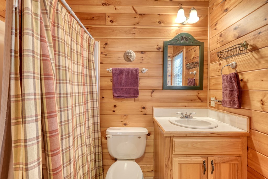 422598 Young Harris Residential