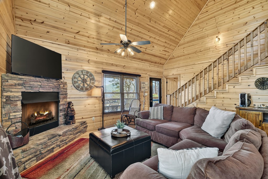 423618 Blue Ridge Residential