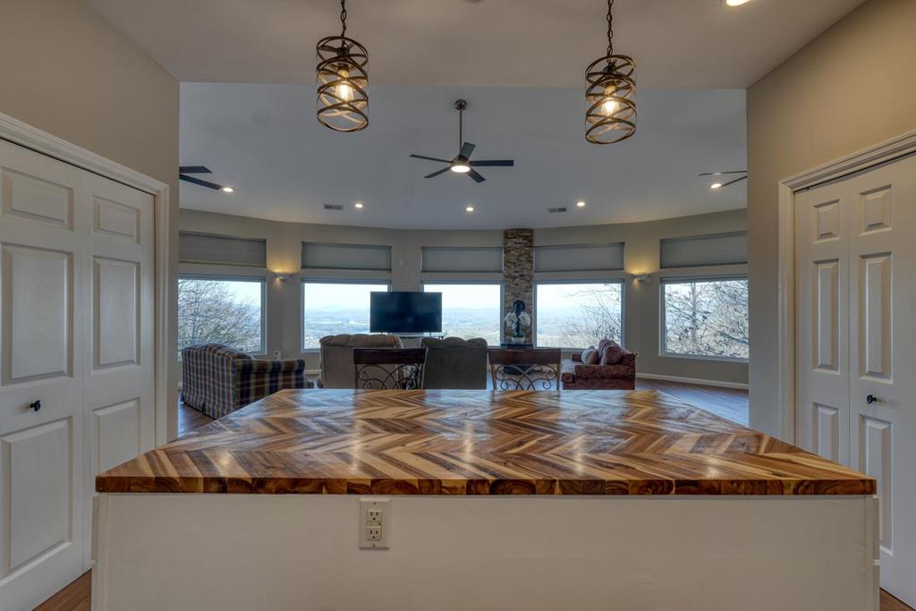 423626 Hayesville Residential