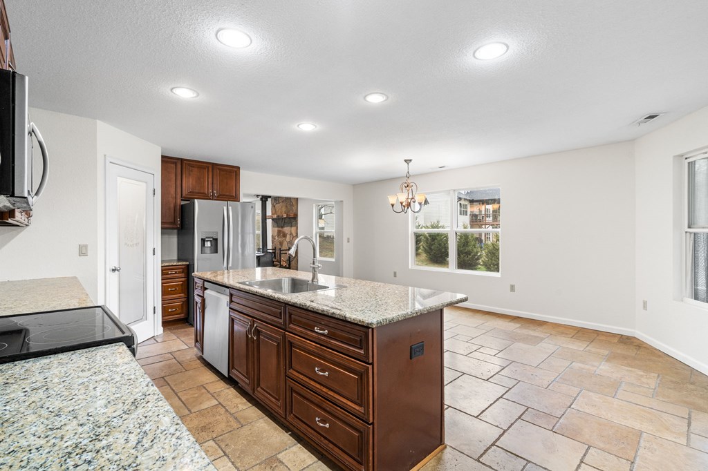 423630 Young Harris Residential