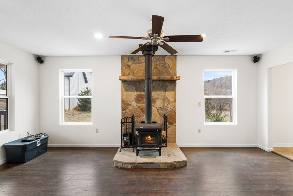 423630 Young Harris Residential