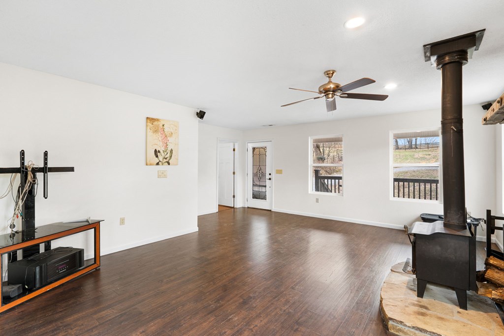 423630 Young Harris Residential