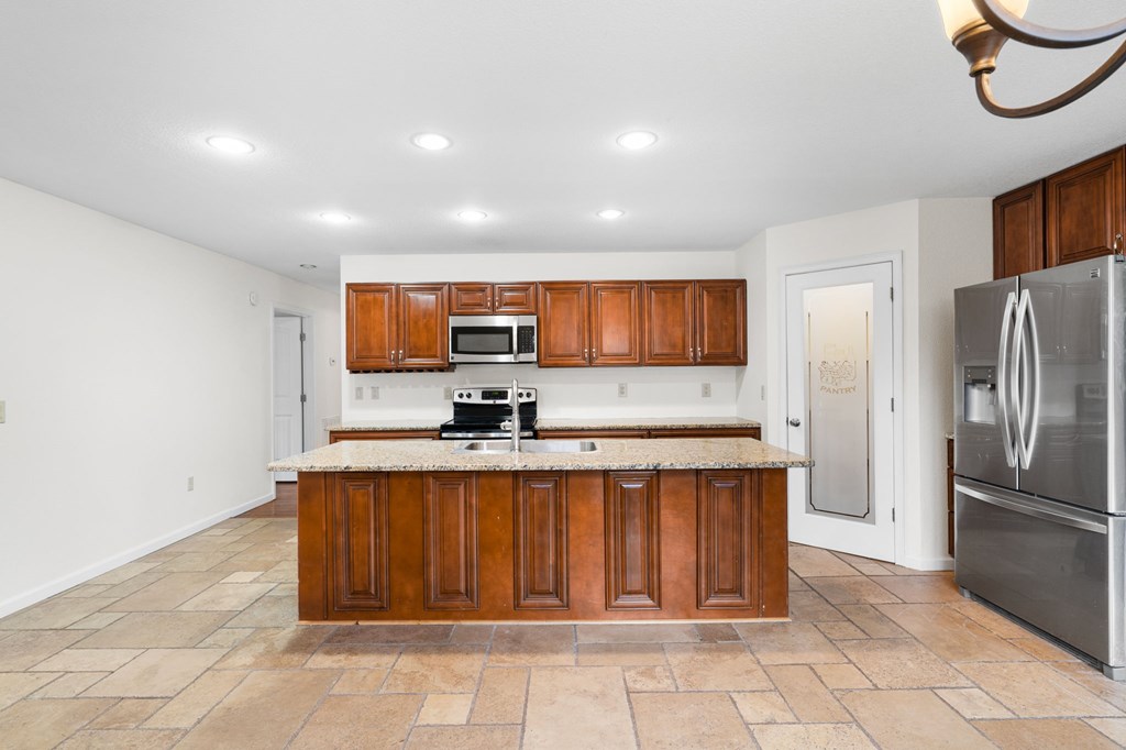 423630 Young Harris Residential