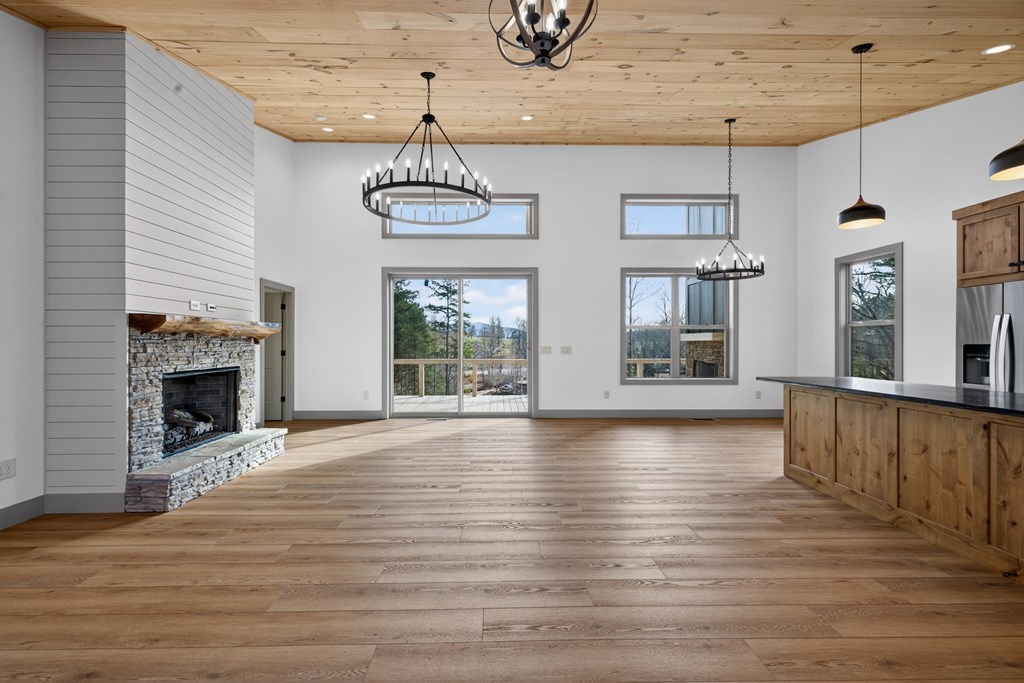 423634 Hayesville Residential