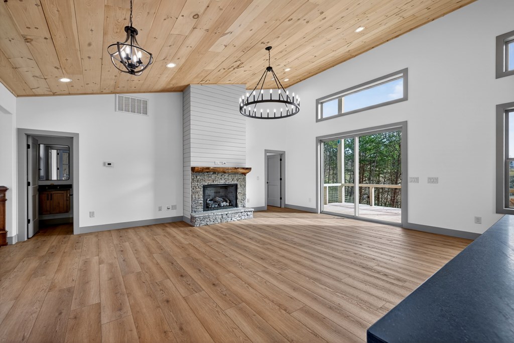 423634 Hayesville Residential