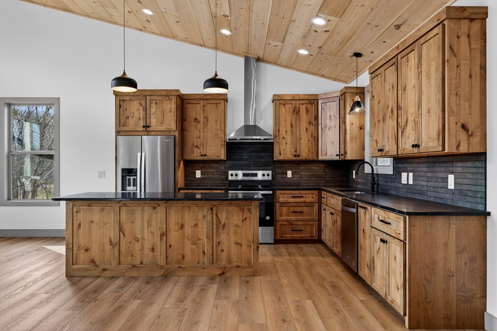 423634 Hayesville Residential