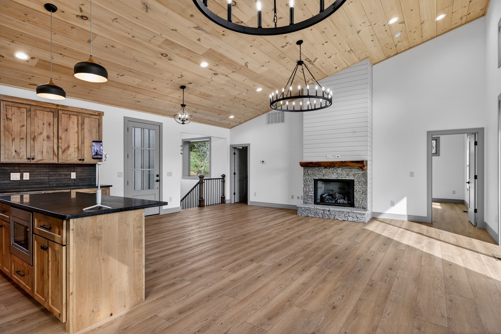 423634 Hayesville Residential