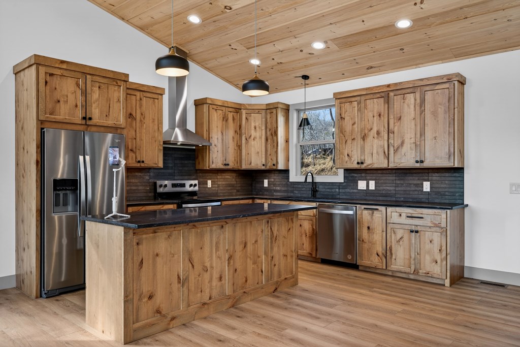 423634 Hayesville Residential