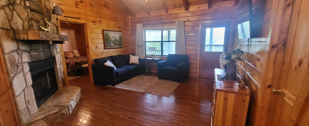 423642 Young Harris Residential