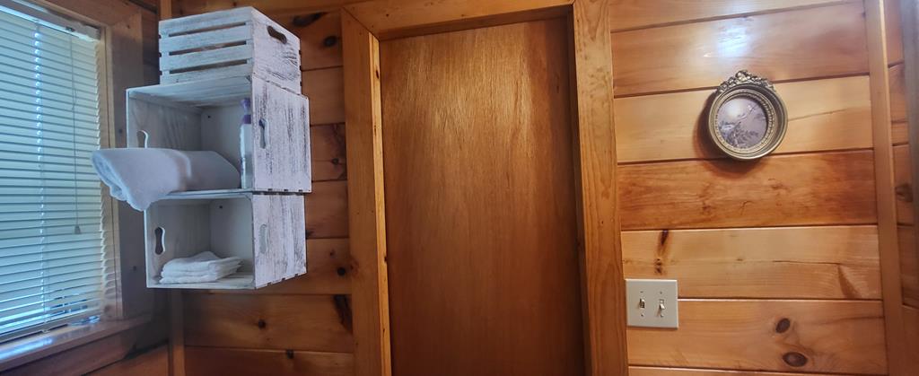 423642 Young Harris Residential