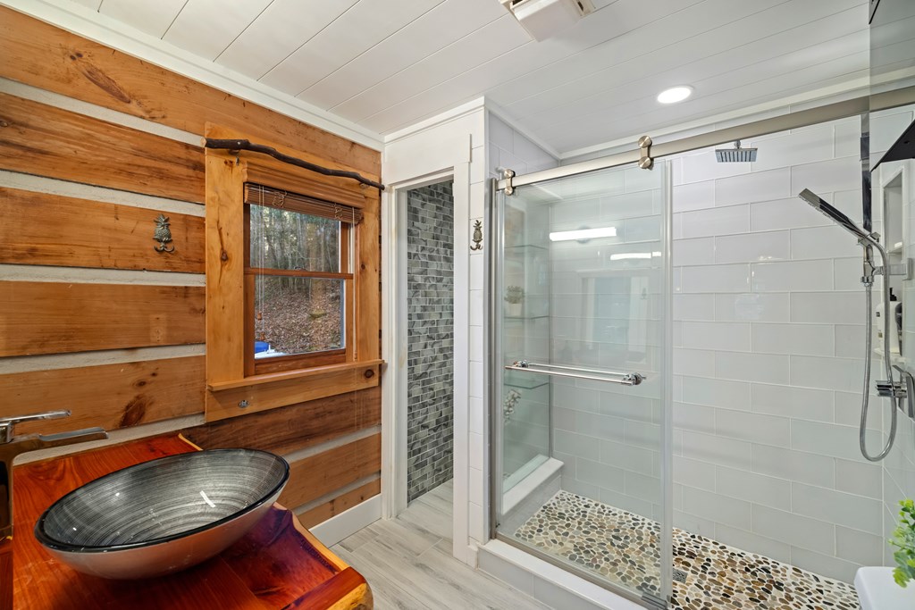 423645 Blue Ridge Residential