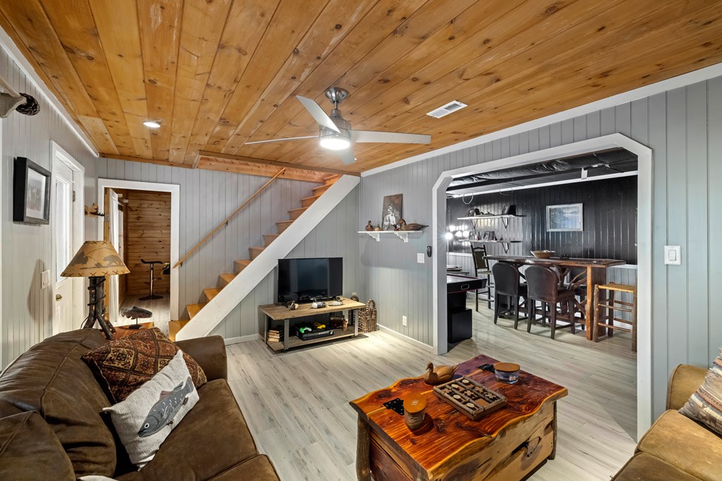 423645 Blue Ridge Residential