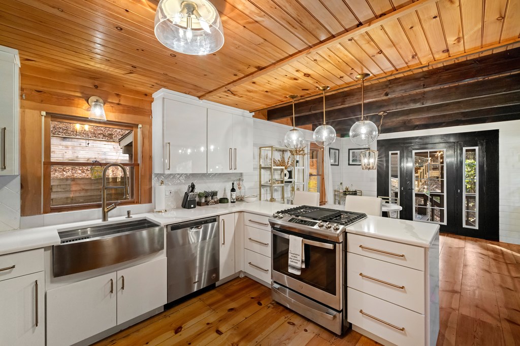 423645 Blue Ridge Residential