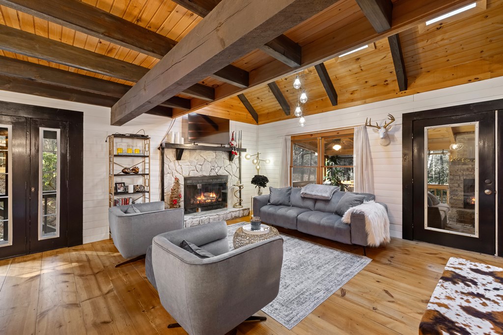 423645 Blue Ridge Residential