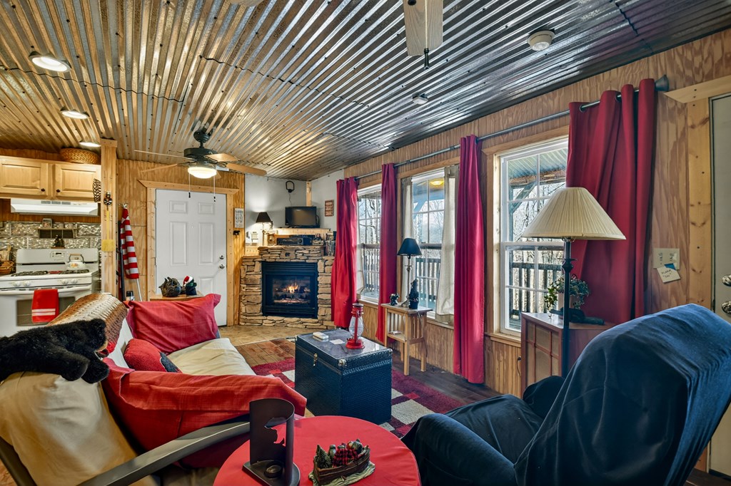 423646 Blue Ridge Residential