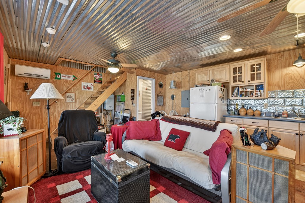 423646 Blue Ridge Residential