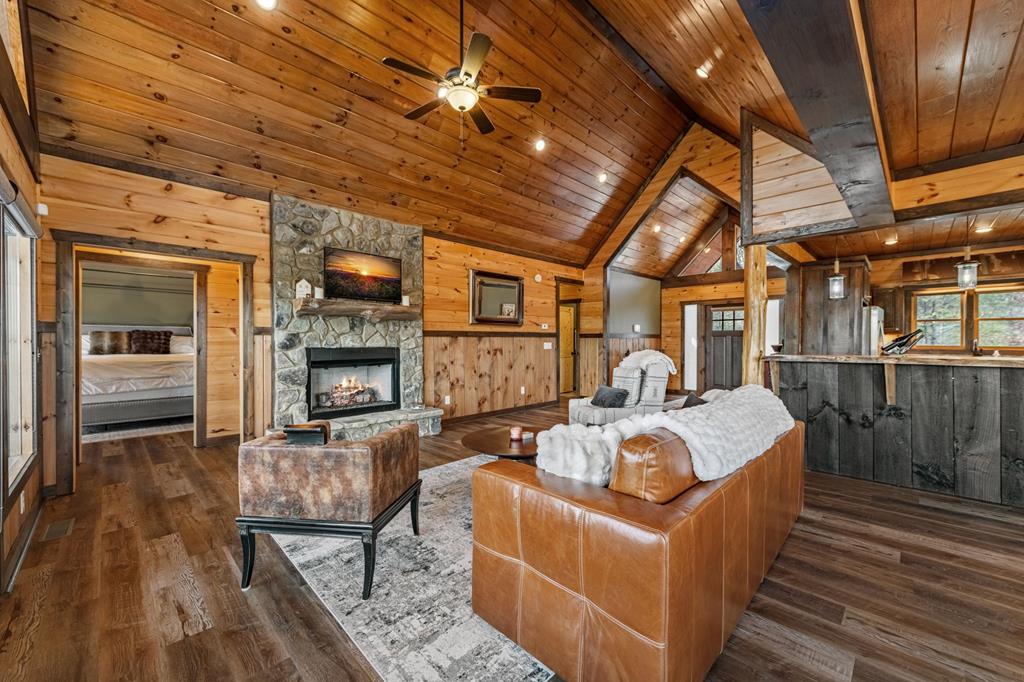 423653 Blue Ridge Residential