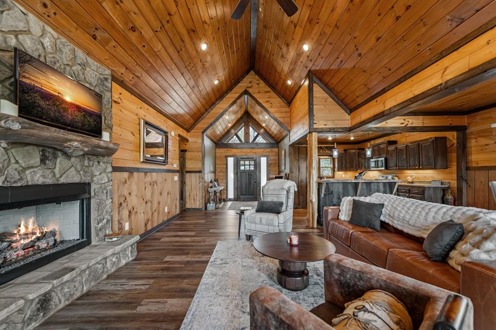 423653 Blue Ridge Residential