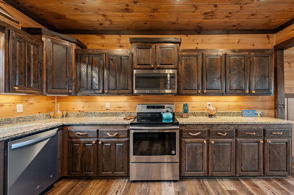 423653 Blue Ridge Residential