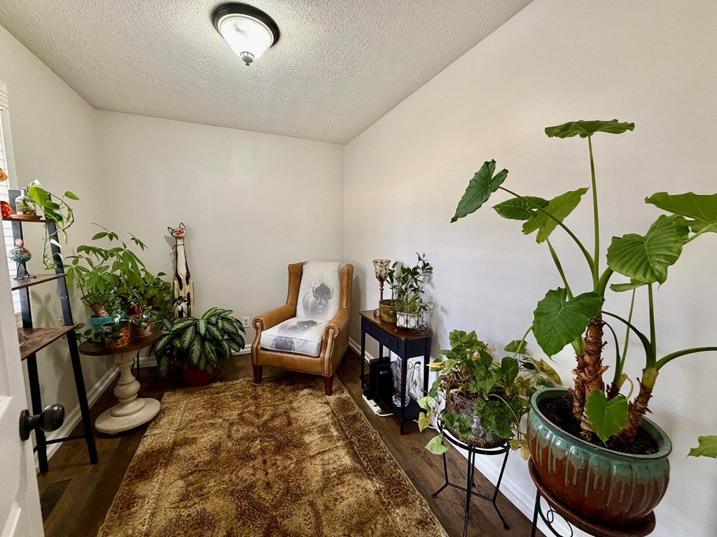 423654 Hayesville Residential