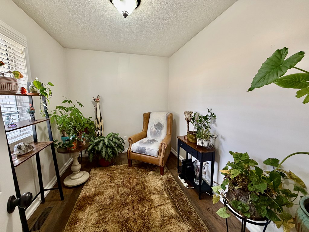 423654 Hayesville Residential