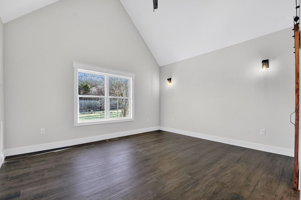 423655 Young Harris Residential