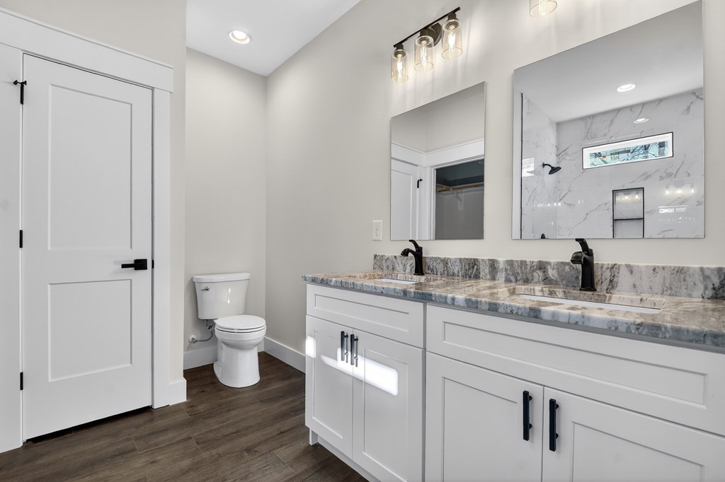 423655 Young Harris Residential