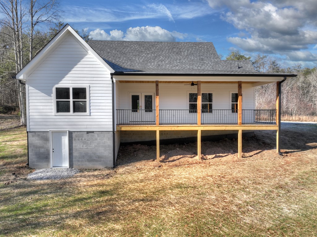 423655 Young Harris Residential