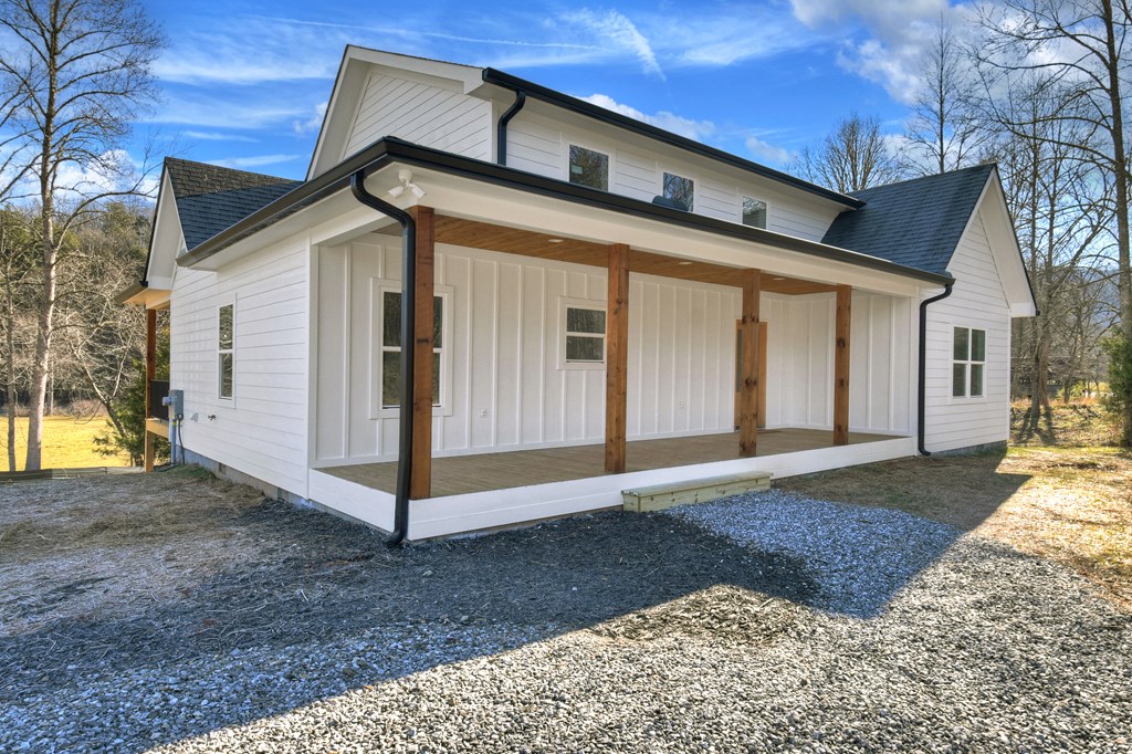 423655 Young Harris Residential