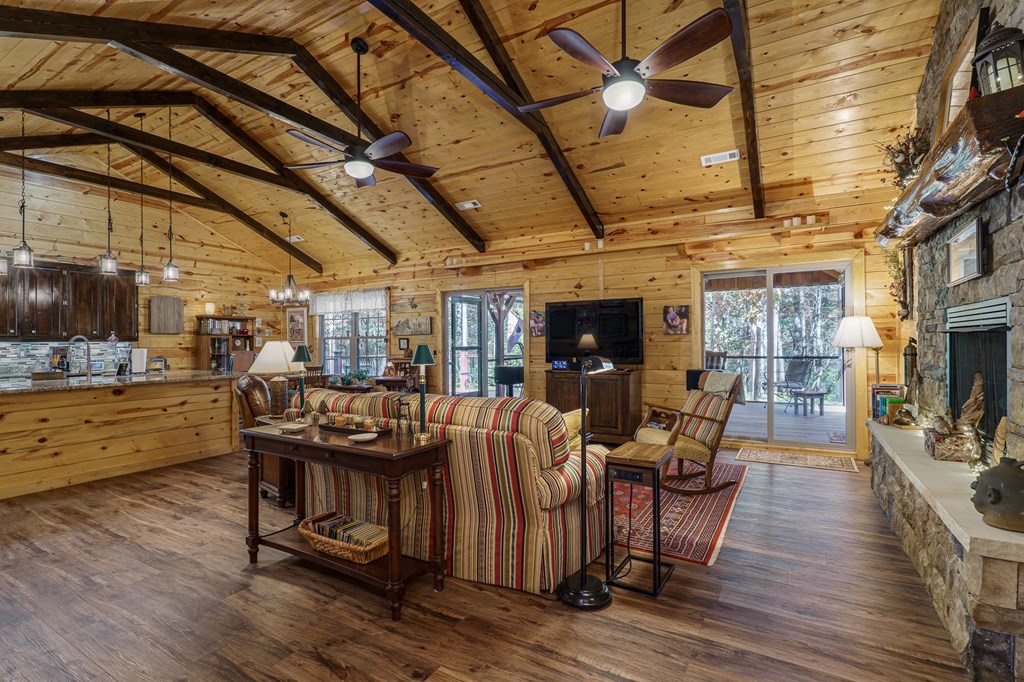 423657 Murphy Residential