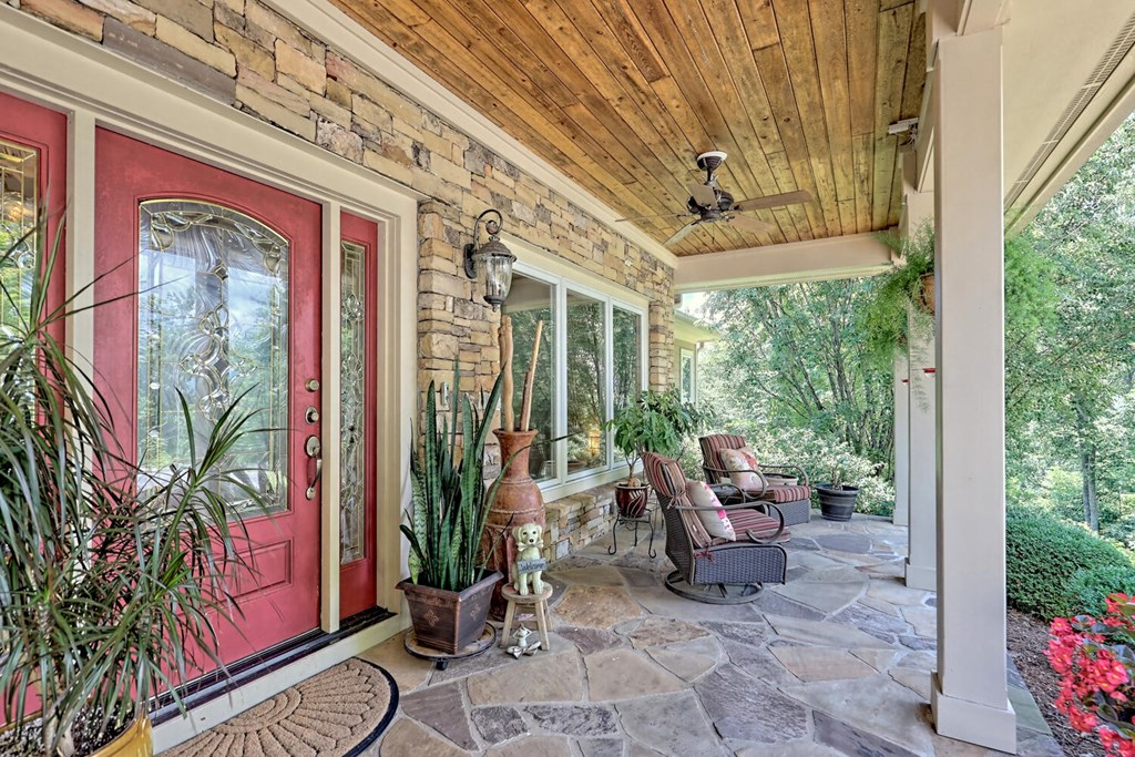 423661 Hayesville Residential