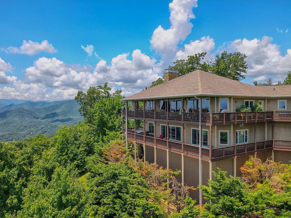 423661 Hayesville Residential