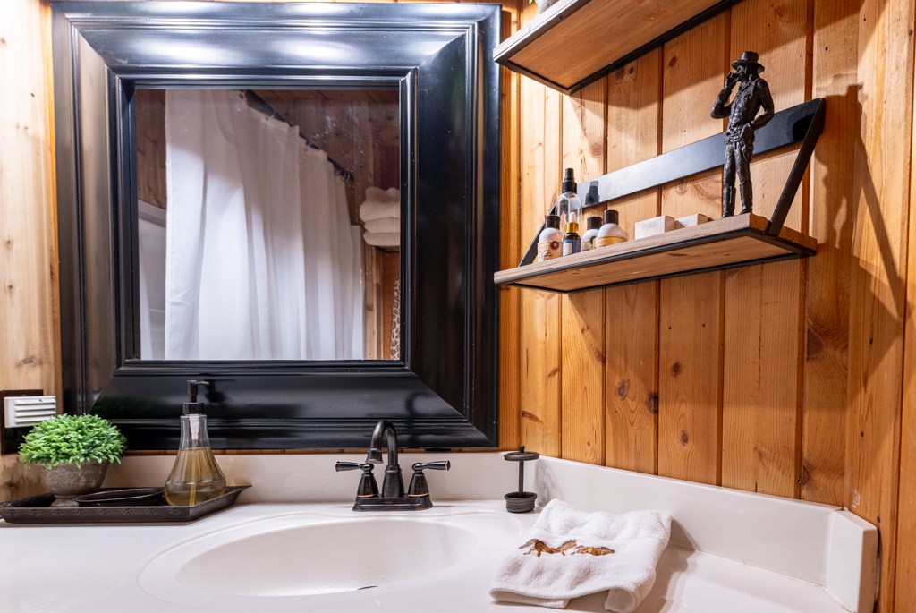 423675 Suches Residential