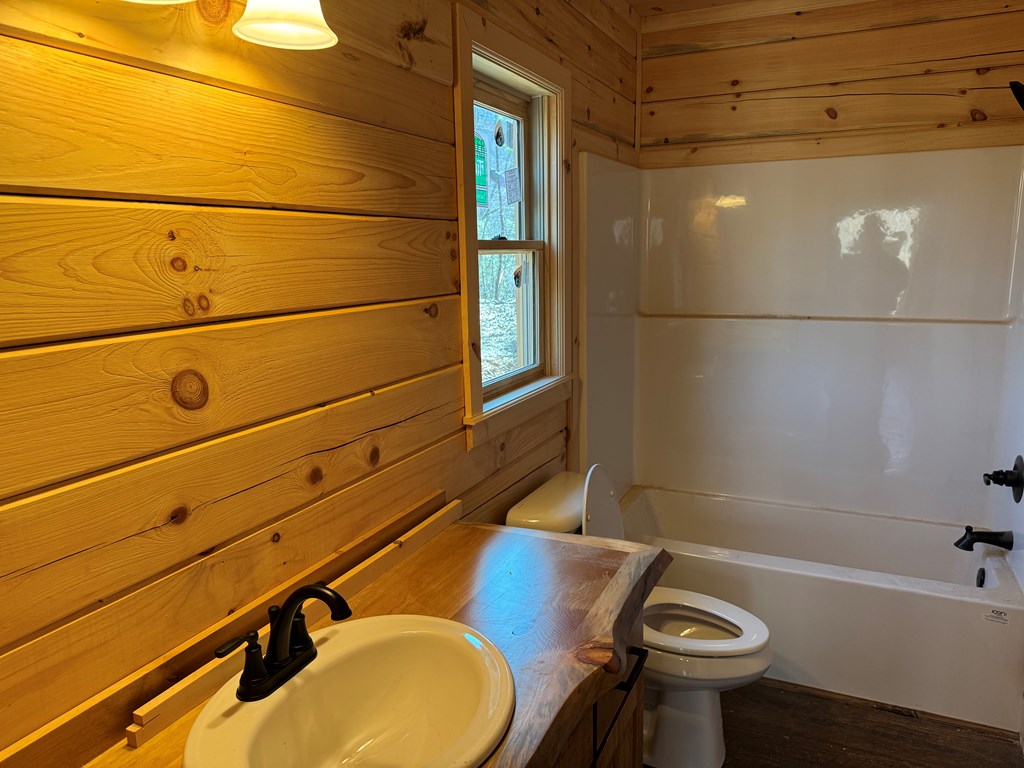 424704 Ellijay Residential