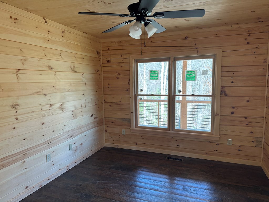 424704 Ellijay Residential