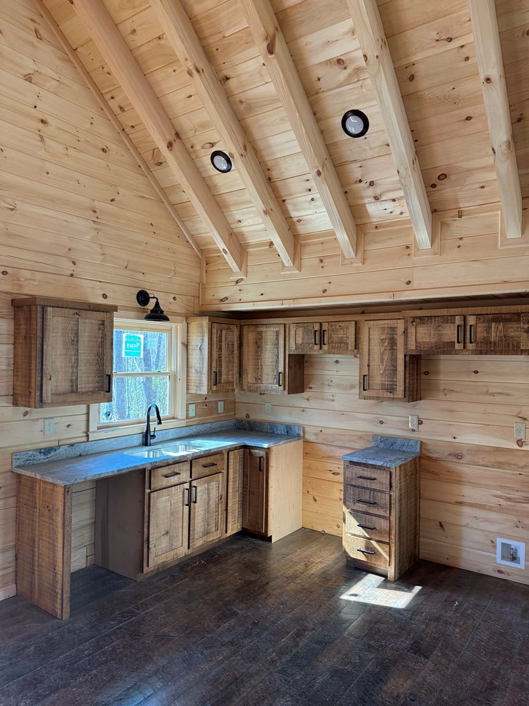 424704 Ellijay Residential