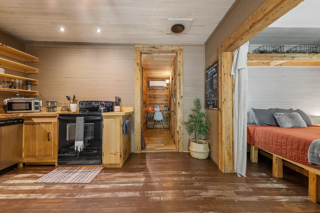 424705 Blue Ridge Residential