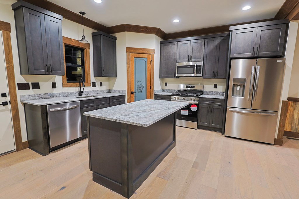 424706 Ellijay Residential