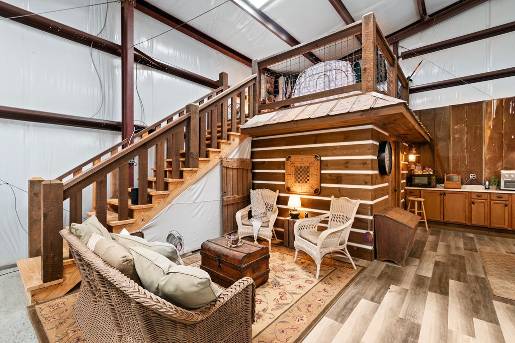 424719 Mineral Bluff Residential