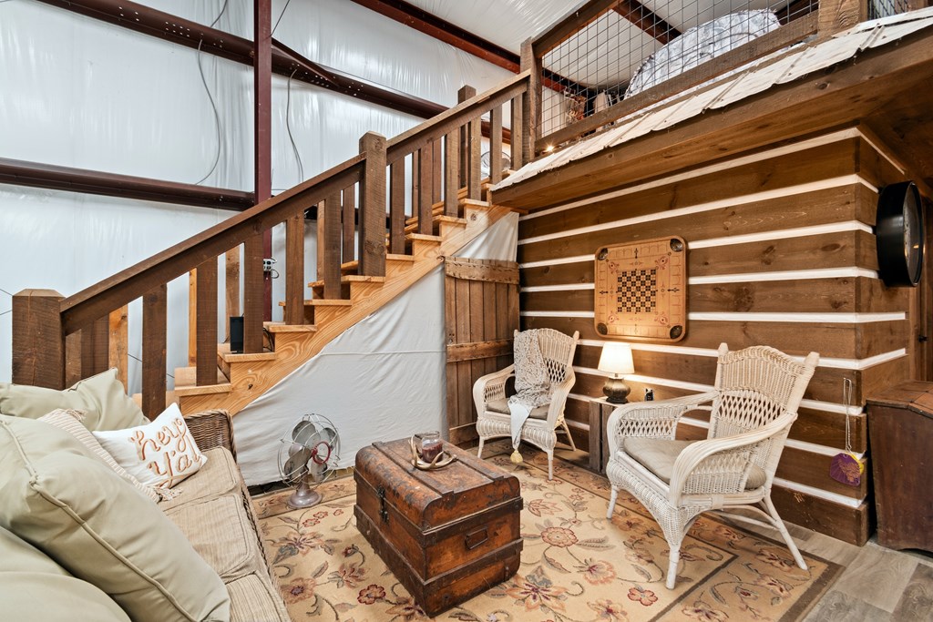 424719 Mineral Bluff Residential