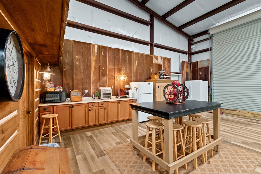 424719 Mineral Bluff Residential