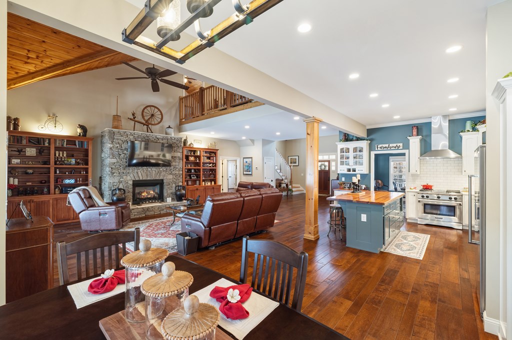 424722 Mineral Bluff Residential