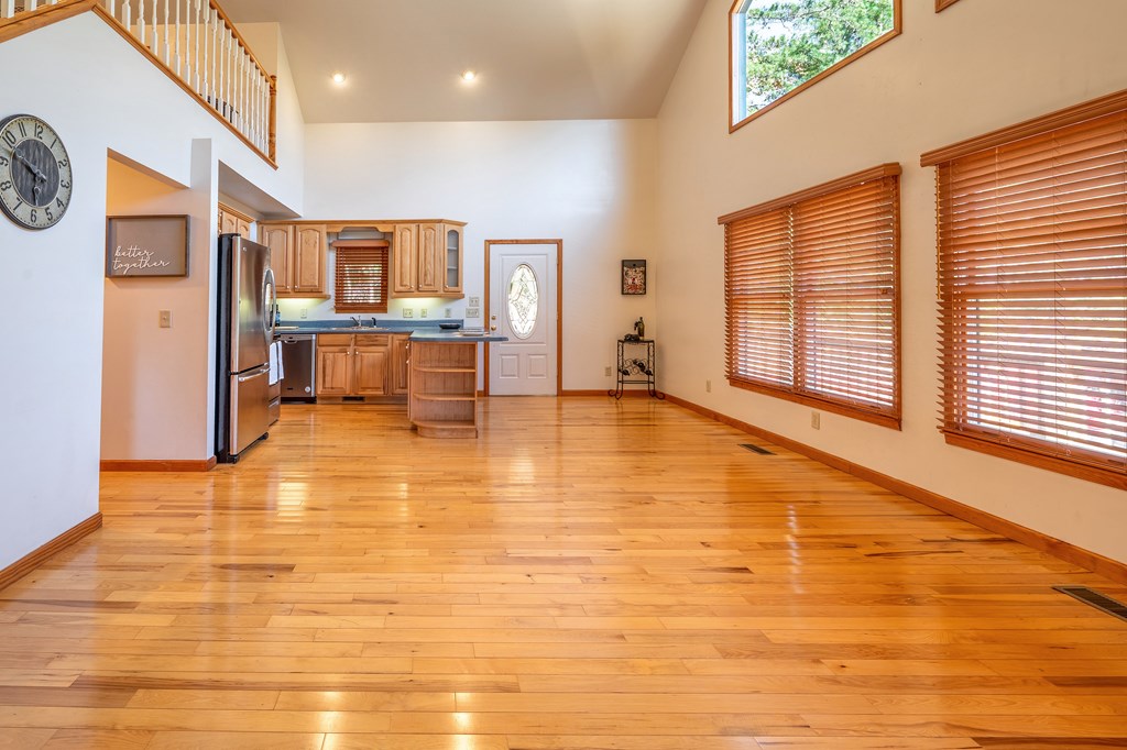 424725 Young Harris Residential