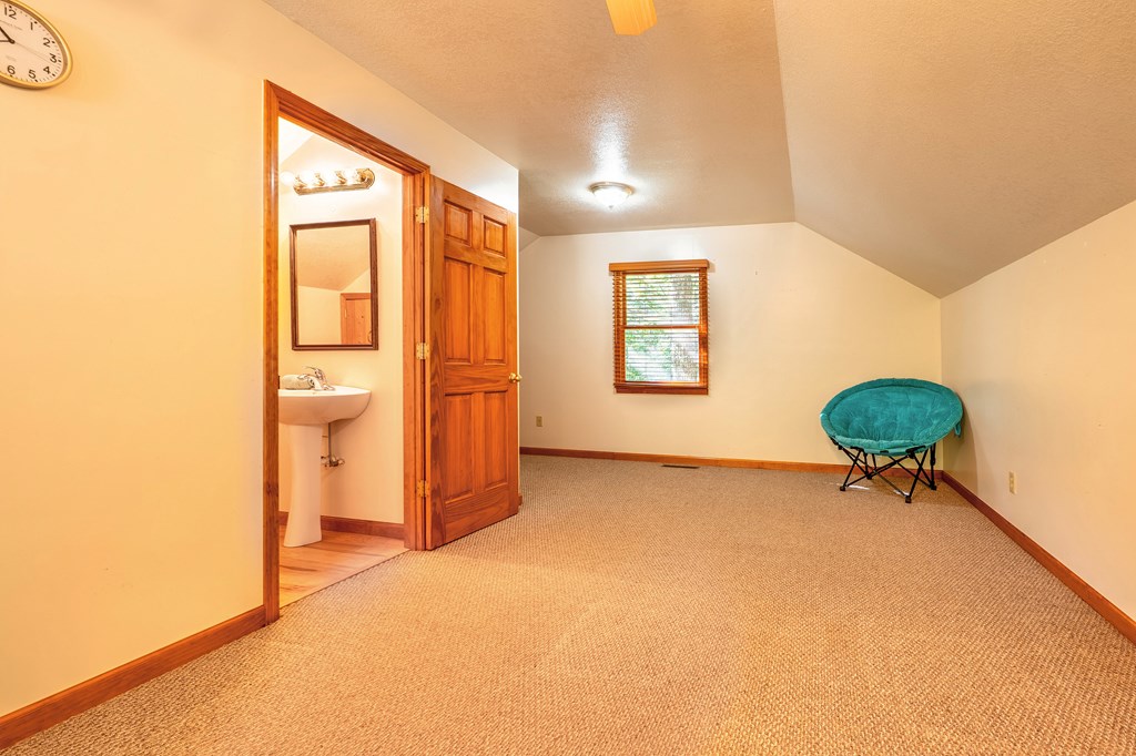 424725 Young Harris Residential