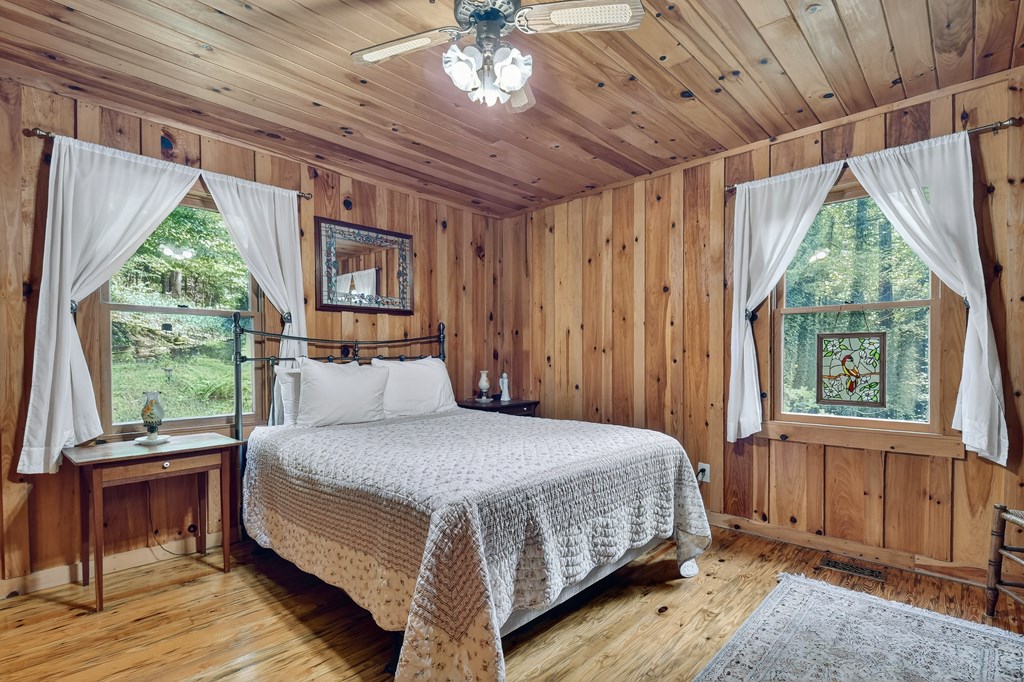 424728 Mineral Bluff Residential