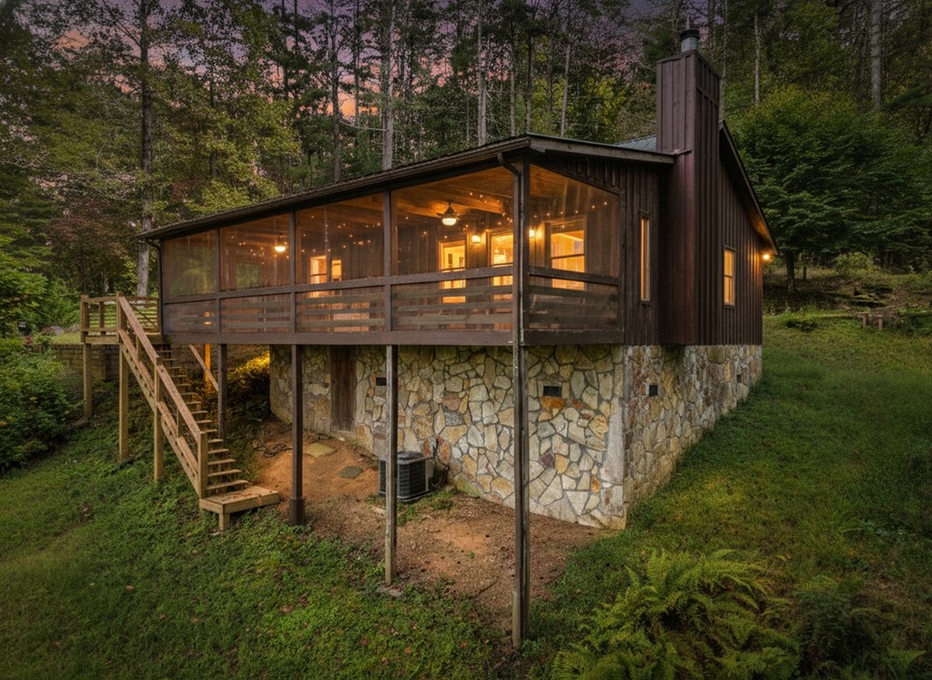 424728 Mineral Bluff Residential