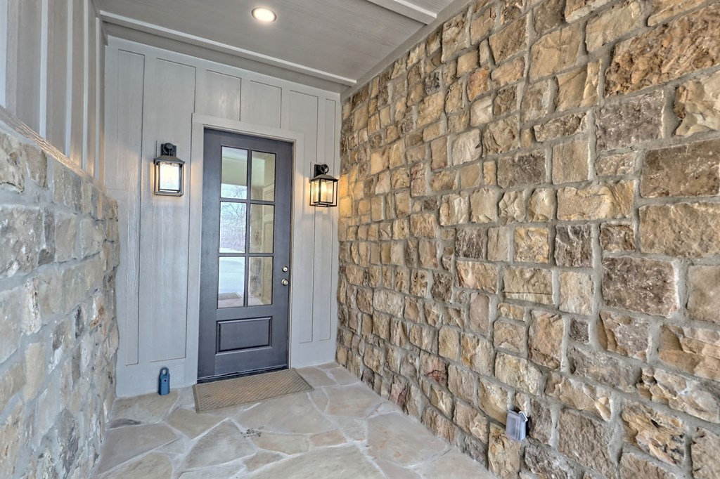 424732 Clayton Residential